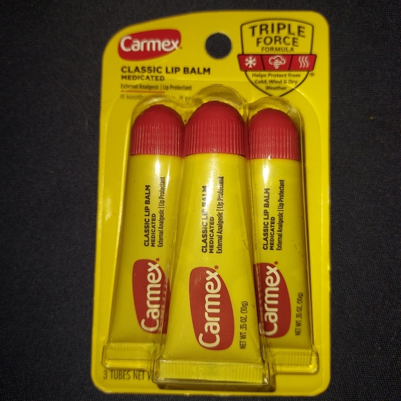 Carmex Classic Medicated Lip Balm External Analgesic 3 Count One Pack of 3 - Picture 5 of 6